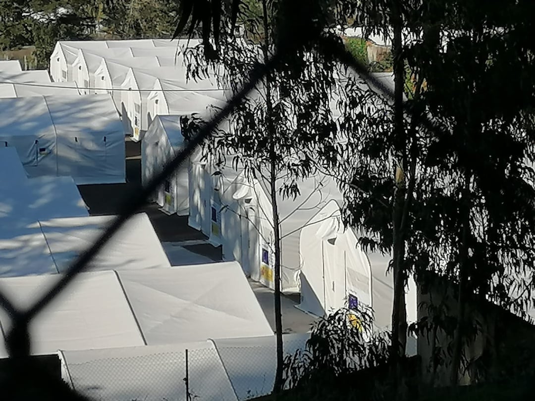 Una imagen de las carpas del campamento de Las Raíces (La Laguna, Tenerife) donde pernoctan más de 1500 personas migrantes