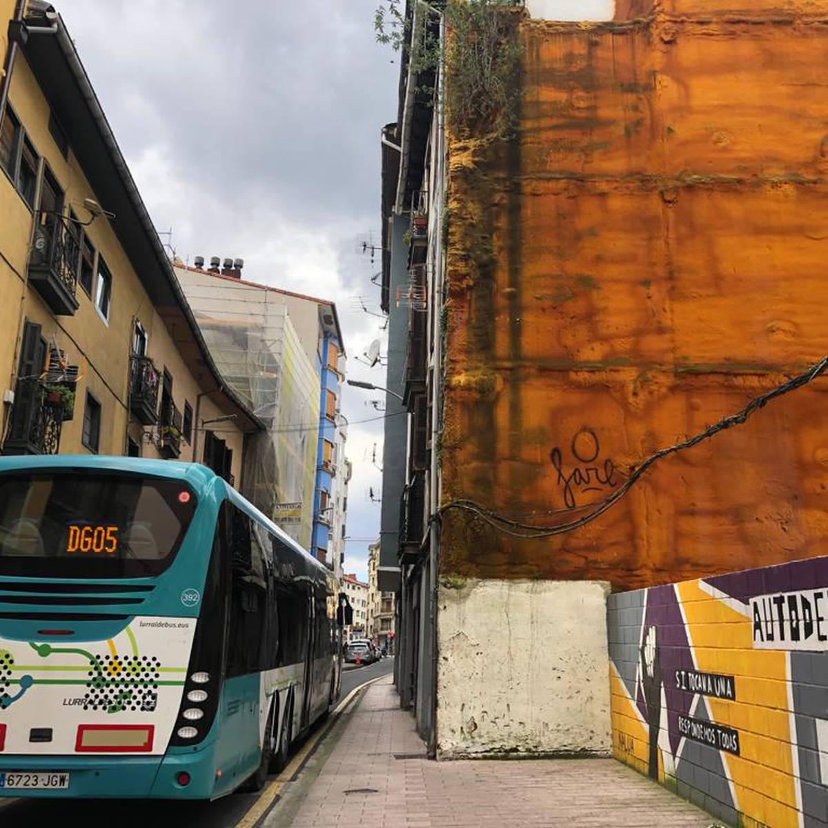 El derrumbamiento de los edificios 17 y 19 de la calle Arragueta traera consigo una serie de alteraciones para los viandantes, el acceso de vehículos y el transporte público