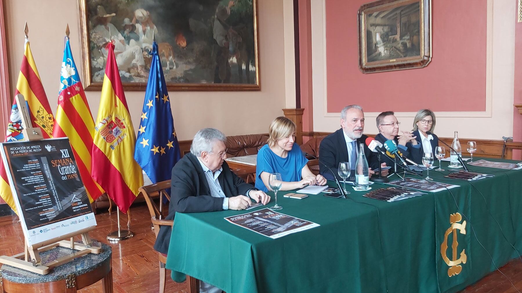 Antonio Pastor, Elisa Guillem, Indalecio Carbonell, Alfonso Jordá y Carmen Payá, durante la presentación de la XII Semana del Piano