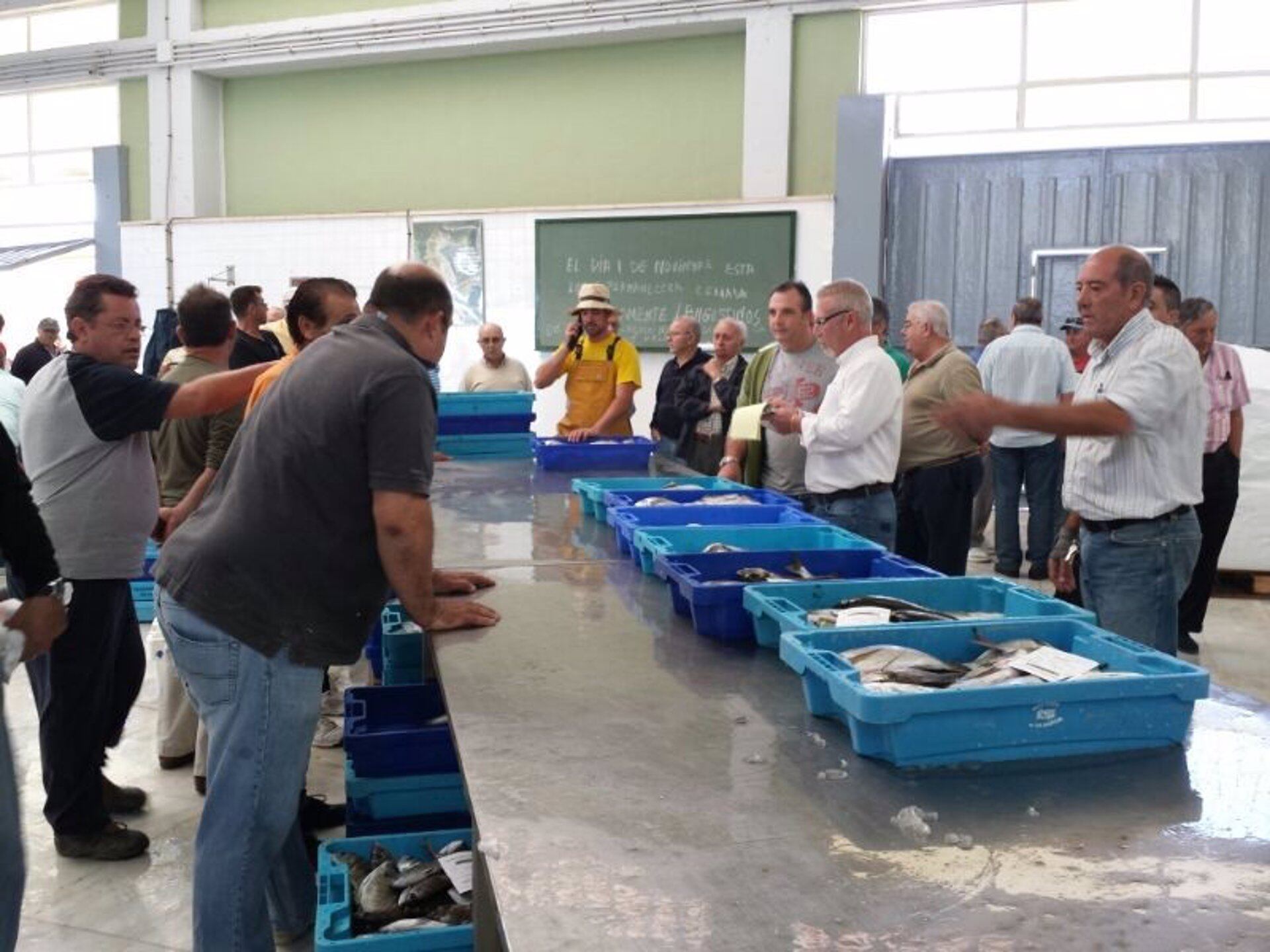 Subasta de pescado en la lonja de San Pedro del Pinatar (Archivo)