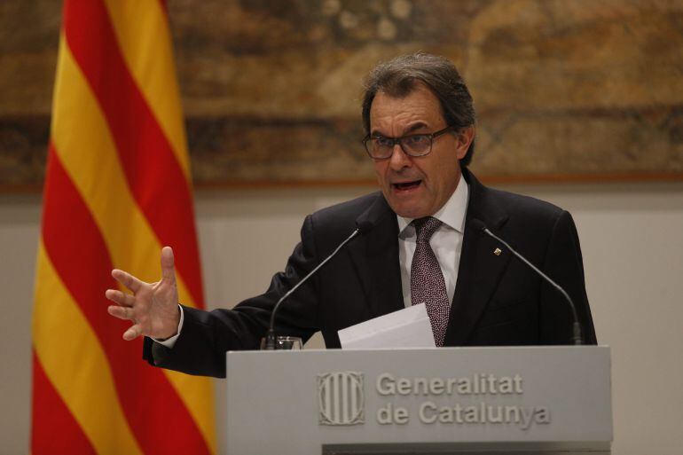 GRA411 BARCELONA, 14/01/2015.- - El presidente de la Generalitat, Artur Mas, ha anunciado hoy que la convocatoria de elecciones anticipadas en Cataluña para el próximo 27 de septiembre, tras un acuerdo alcanzado con el líder de ERC, Oriol Junqueras, y las