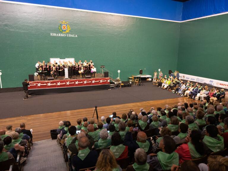 imagen del II Encuentro de Personas Mayores de Euskadi de 2024 en el Astelena de Eibar