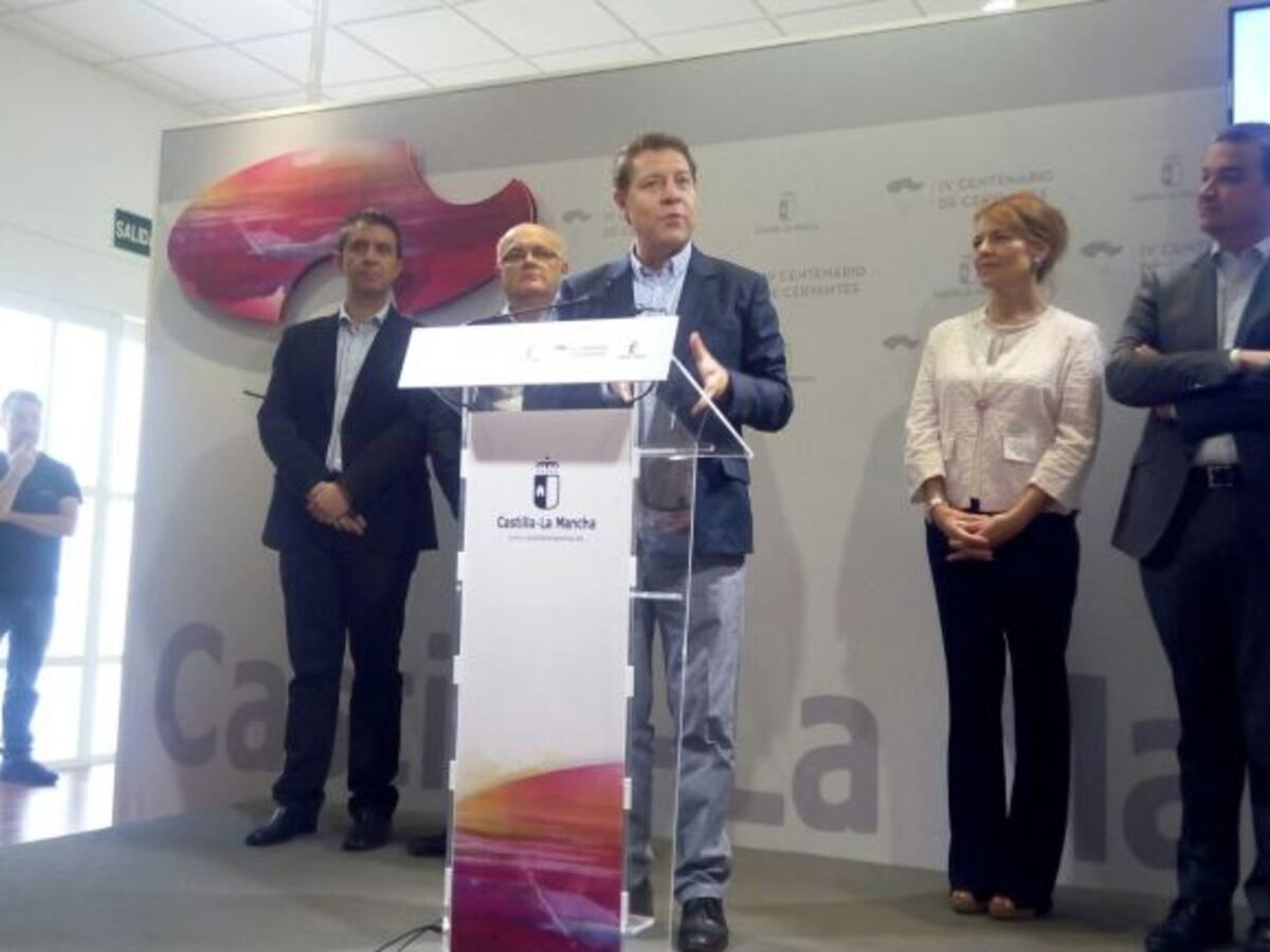 Emiliano García-Page: "Seguiremos adelante con las oposiciones en sanidad"