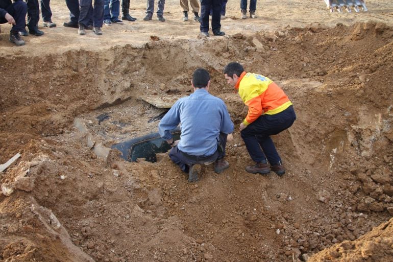 L'activista que es va enterrar dins d'un cotxe, condemnat a pagar més de 22.000 euros d'indemnització a Red Eléctrica i els Bombers