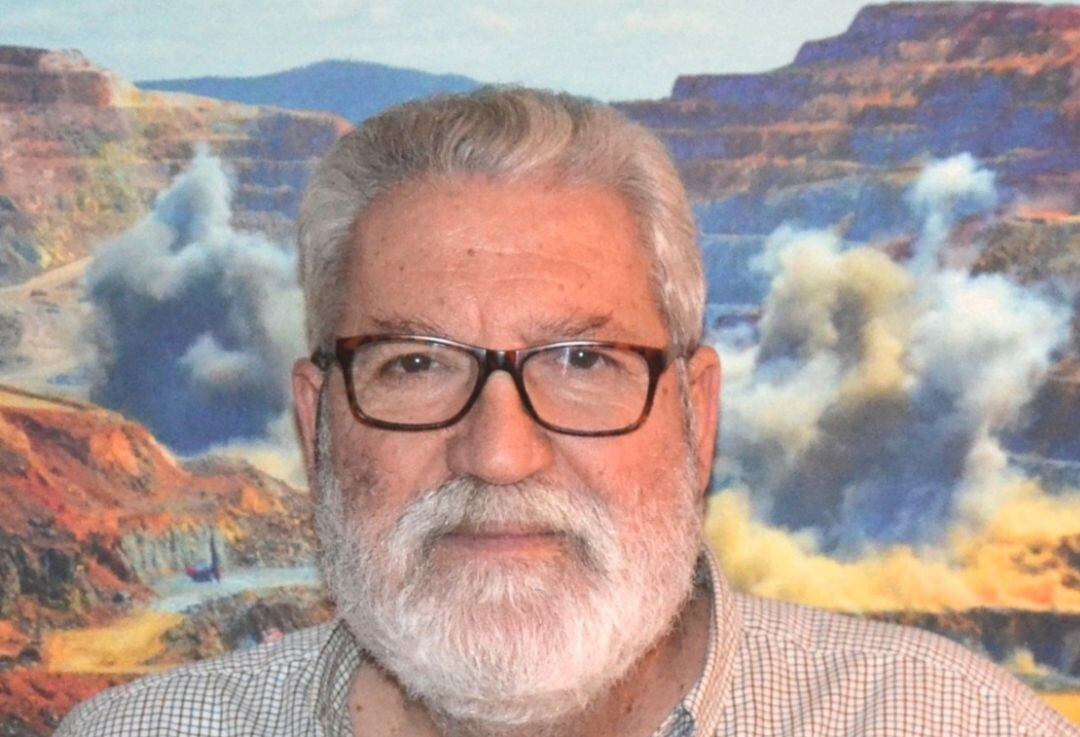 Antonio Perejil Delay ha fallecido apuñalado por su hijo.