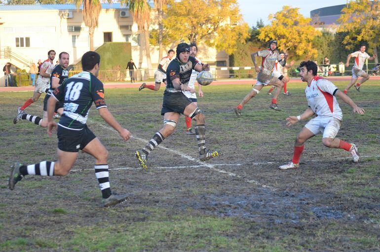 Momento del partido contra Arquitectura en el campo de El Cuartillo