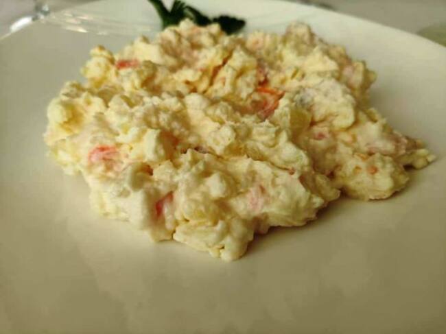 Ensaladilla de gambas clásica