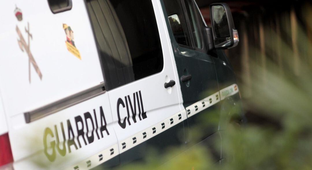 Vehículo furgón de la Guardia Civil.