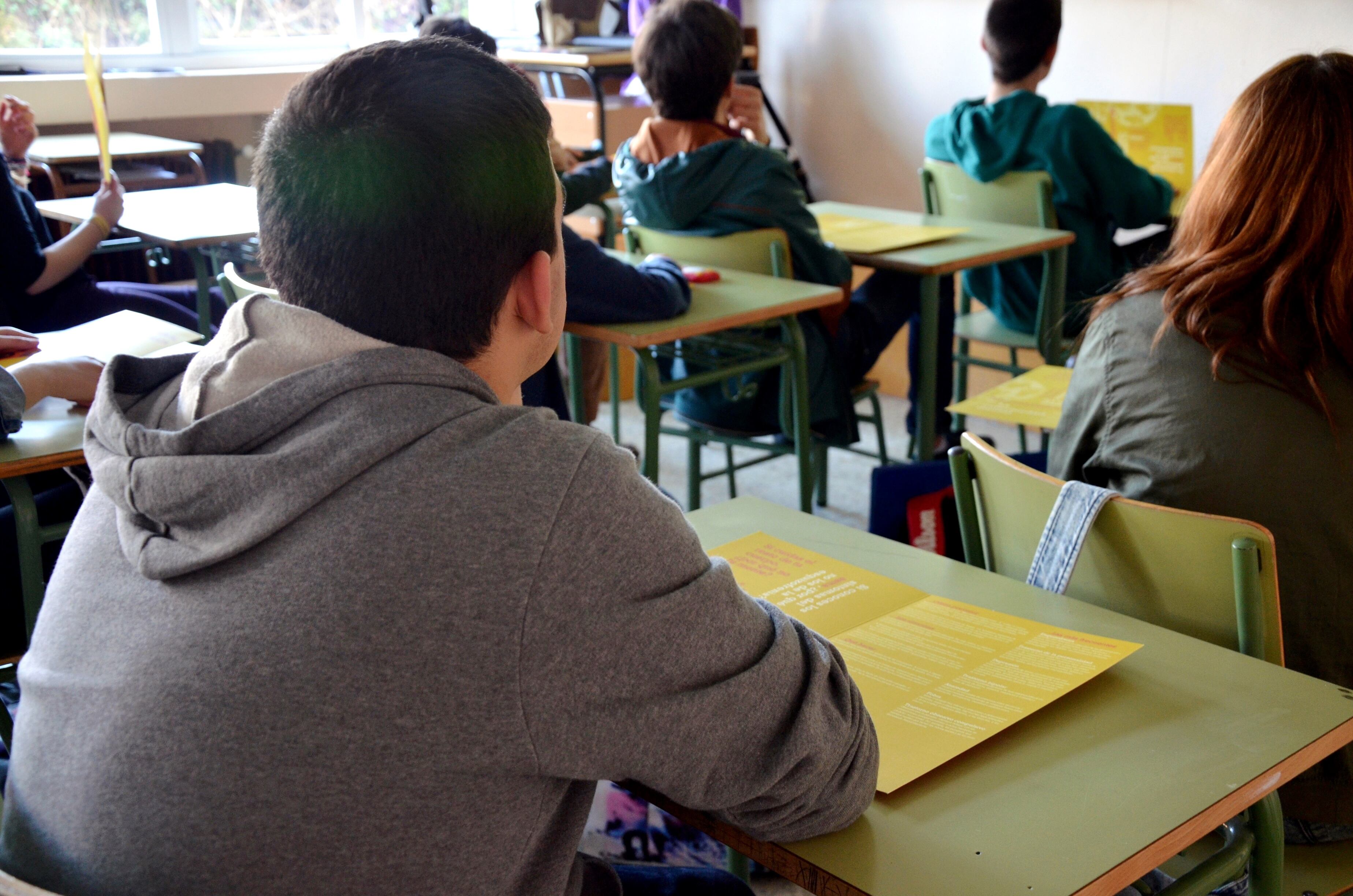 Un grupo de adolescentes en clase