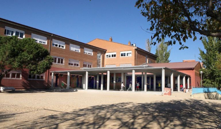 PSOE Alcobendas observa el descenso de alumnos en el Distrito Centro mientras se masifican las aulas en el Distrito Norte, al tiempo que pide más infraestructuras para algunos colegios públicos