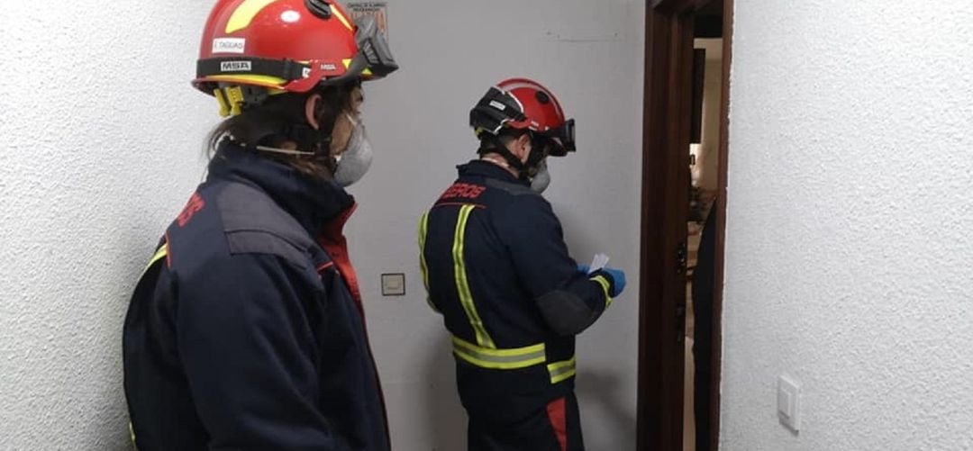 Bomberos de Fuenlabrada también han llevado alimentos y medicamentos a personas que no podían salir a la calle