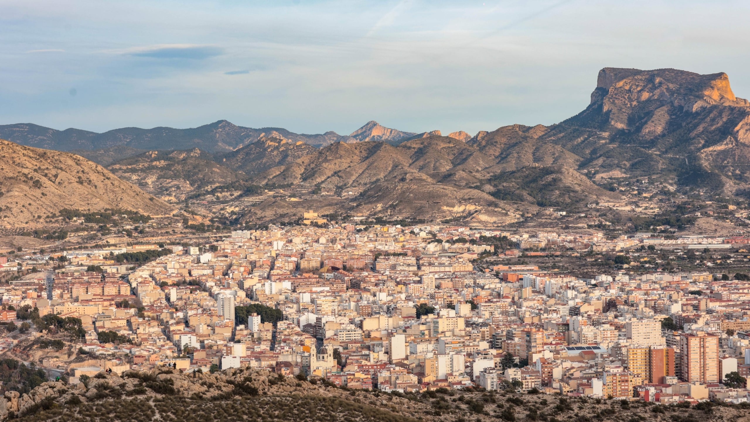 Vista aérea de Elda y Petrer desde el monte Bolón