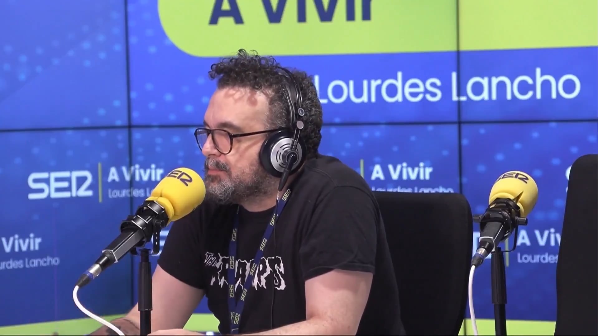 Nacho Vigalondo visita 'A Vivir' para presentar su nuevo proyecto, la miniserie 'Tamara'.