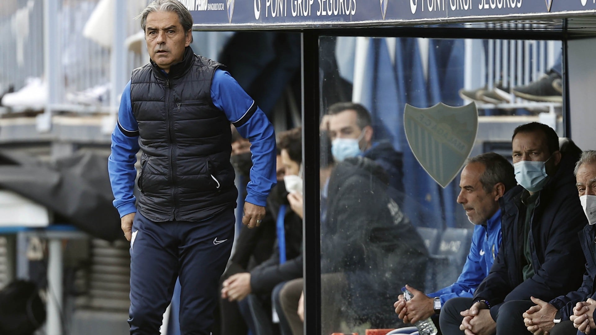 Natxo González, en el banquillo de La Rosaleda