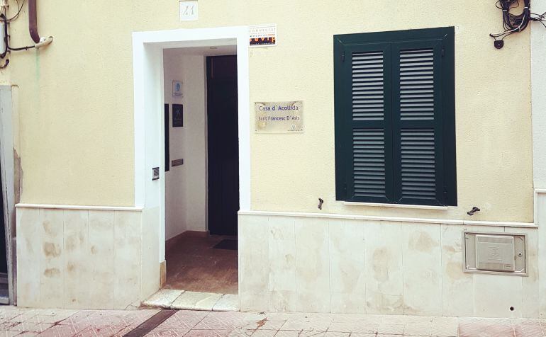 El consistorio compra a Cáritas la Casa de acogida.