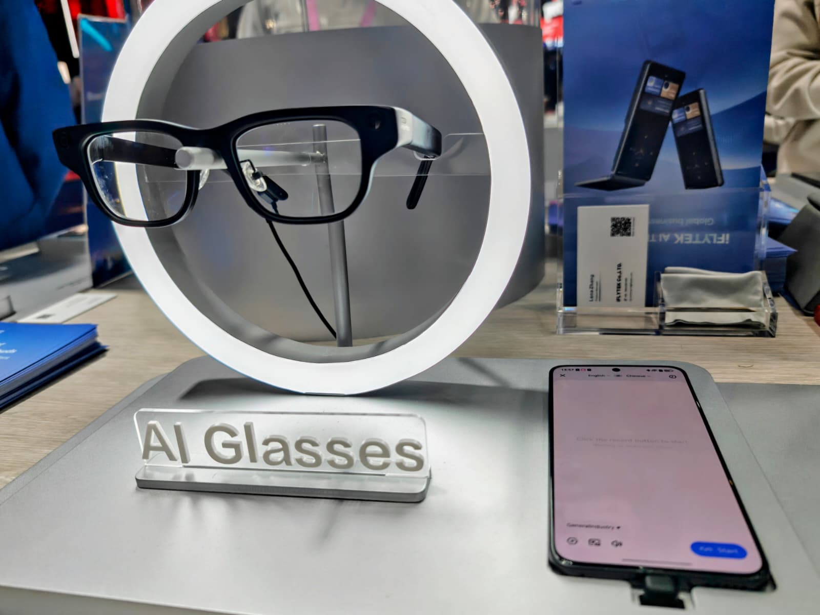 Así son las gafas de traducción de iFlytek.