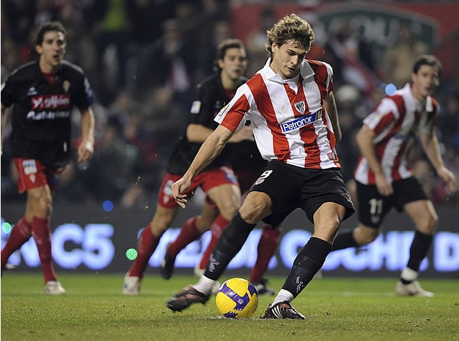 Fernando Llorente en el momento de fallar el penalti contra el Sporting