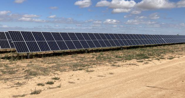 Imagen de una de las tres plantas solares de Repsol en Manzanares (Ciudad Real)