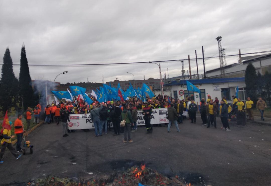 Manifestación y marcha de los trabajadores de Alcoa Avilés el pasado 12 de Enero.