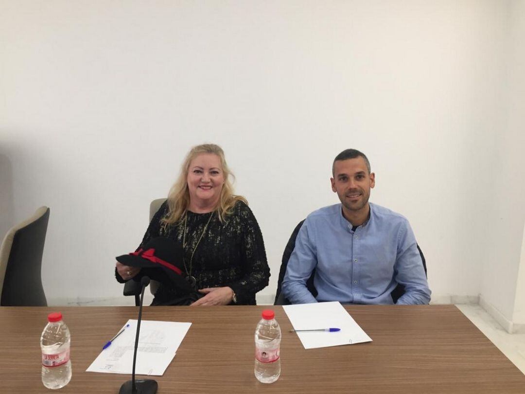 Trini Miñana y su compañero del Grupo de No Adscritos tras su salida del PSOE