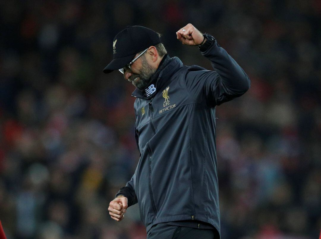 Klopp celebrando la victoria del Liverpool contra el Arsenal en Anfield