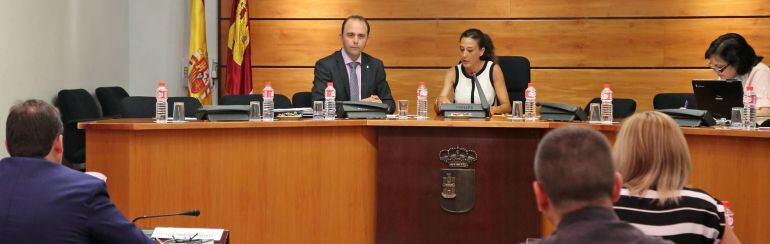 José Antonio Ballesteros durante su intervención en la Comisión de Sanidad de las Cortes de Castilla-La Mancha