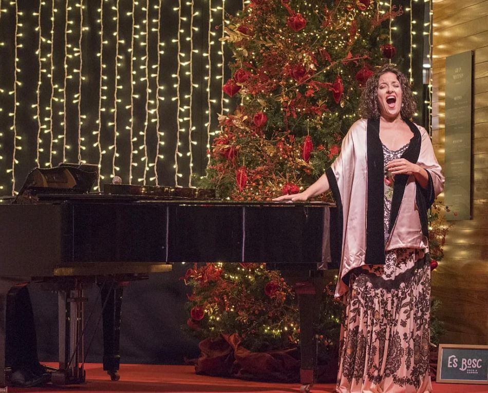 Maria Camps en una actuació recent