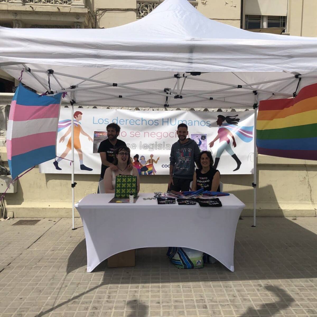 "En Huesca, he pasado de estar tranquila a, de vez en cuando, llevarme algún comentario homófobo"