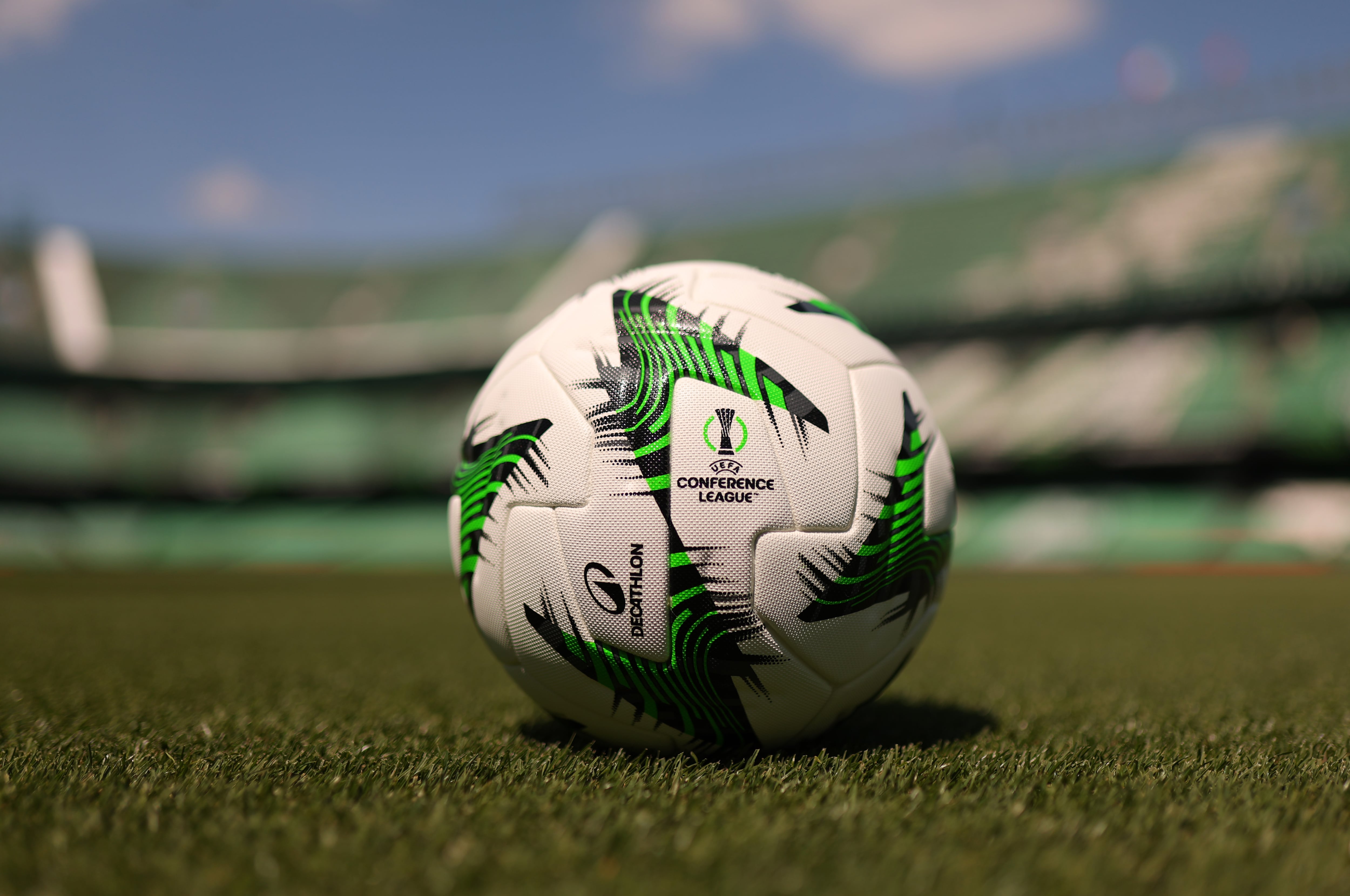 SEVILLE, SPAIN - MAY 01: A detailed view of the Kipsta Conference 2024/25 match ball on the pitch prior to the UEFA Conference League 2024/25 Semi Final First Leg match between Real Betis Balompie and ACF Fiorentina at Estadio Benito Villamarin on May 01, 2025 in Seville, Spain. (Photo by Fran Santiago - UEFA/UEFA via Getty Images)