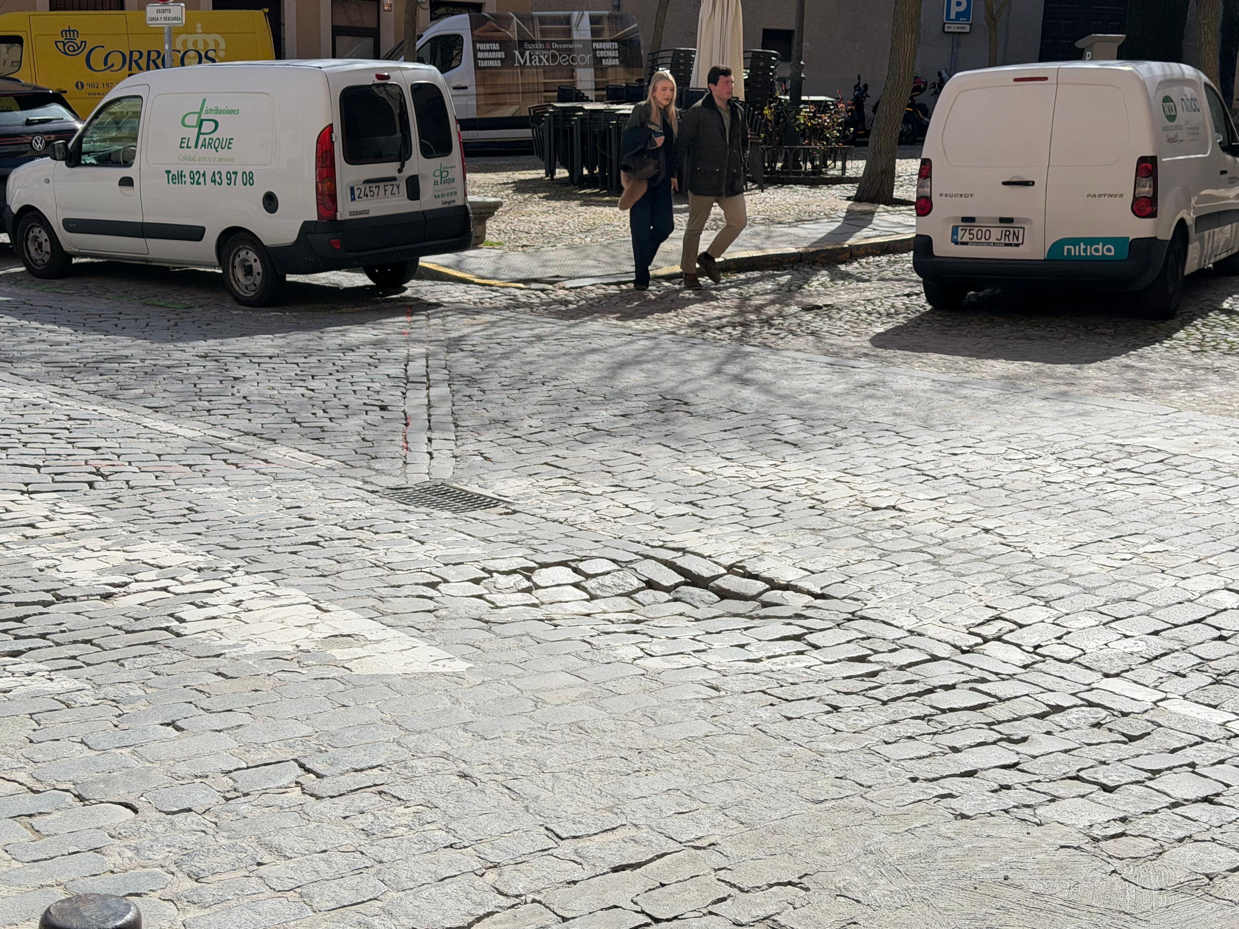 Baches en la Plaza San Facundo (Segovia)