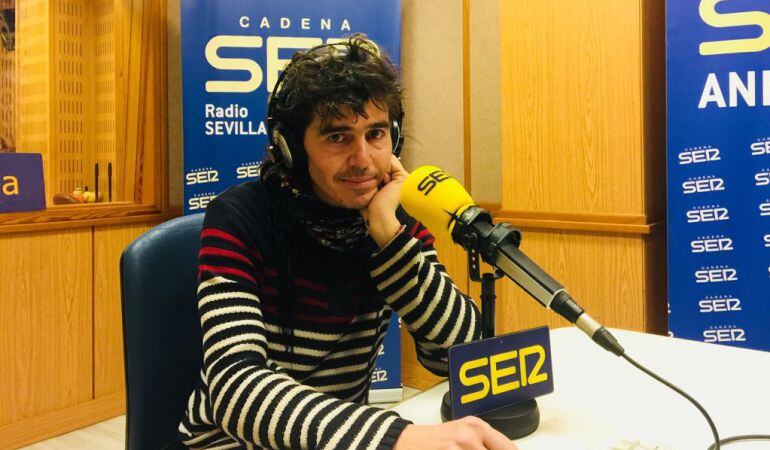 Rubén Pozo en los estudios de Radio Sevilla