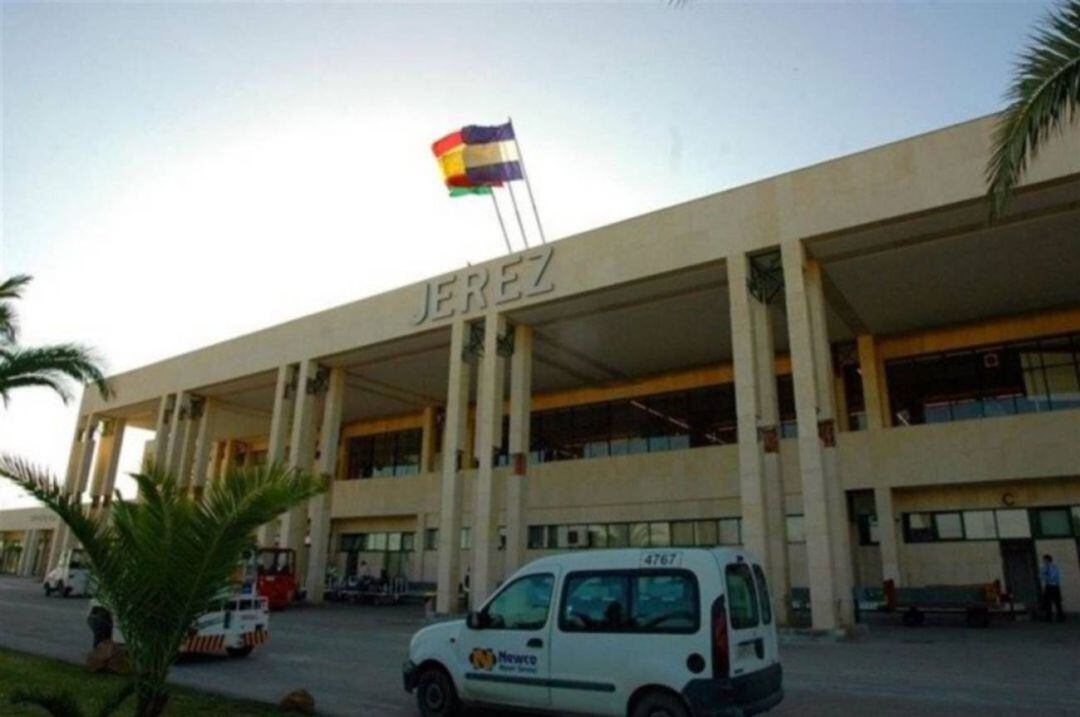 Fachada del aeropuerto de Jerez 