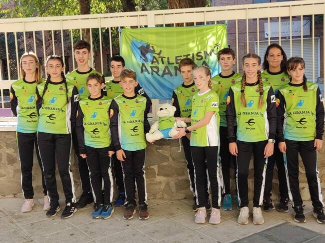 Los integrantes del Atletismo Aranda en la Espada Toledana
