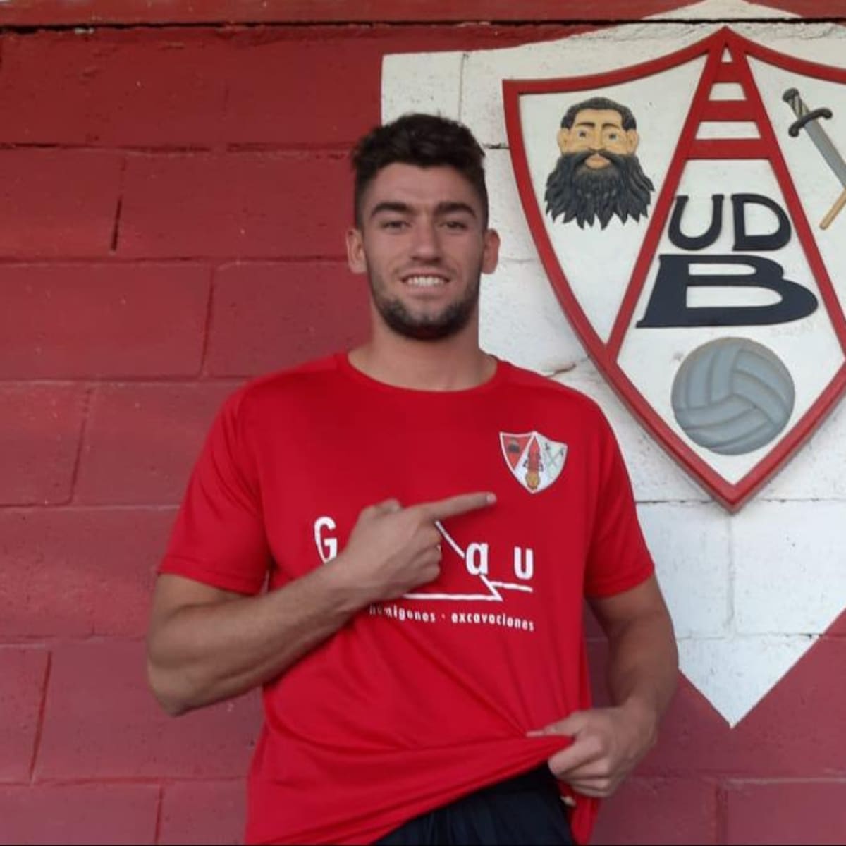 Eric Ruiz, refuerza la defensa de la UD Barbastro