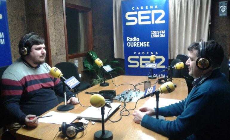 El portavoz provincial en los estudios de Radio Ourense