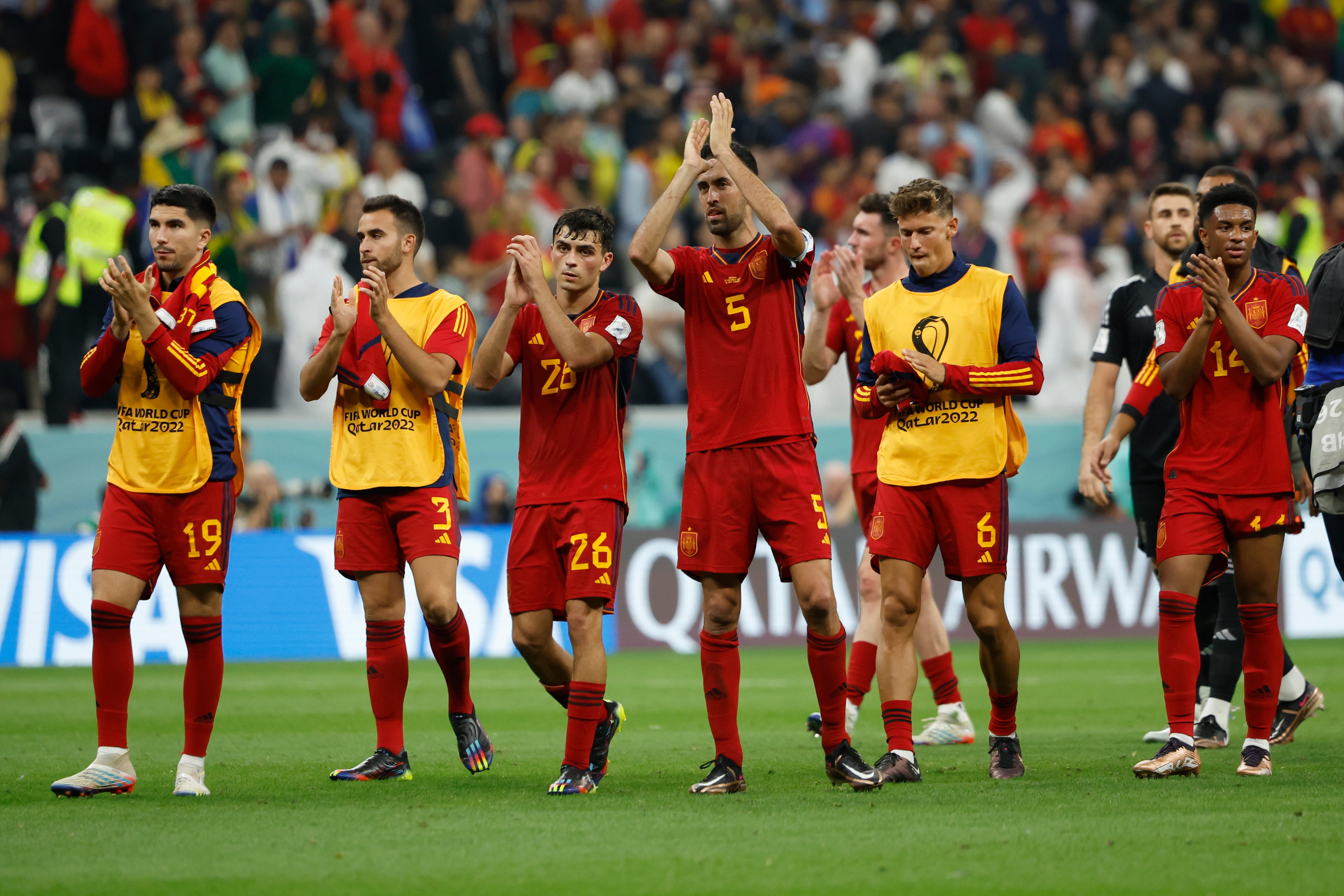 Jugadores de España, al final de un partido de la fase de grupos del Mundial de Fútbol Qatar 2022.