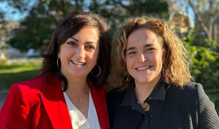 La secretaria del PSOE La Rioja, Concha Andreu, y la delegada del Gobierno en La Rioja, Beatriz Arraiz