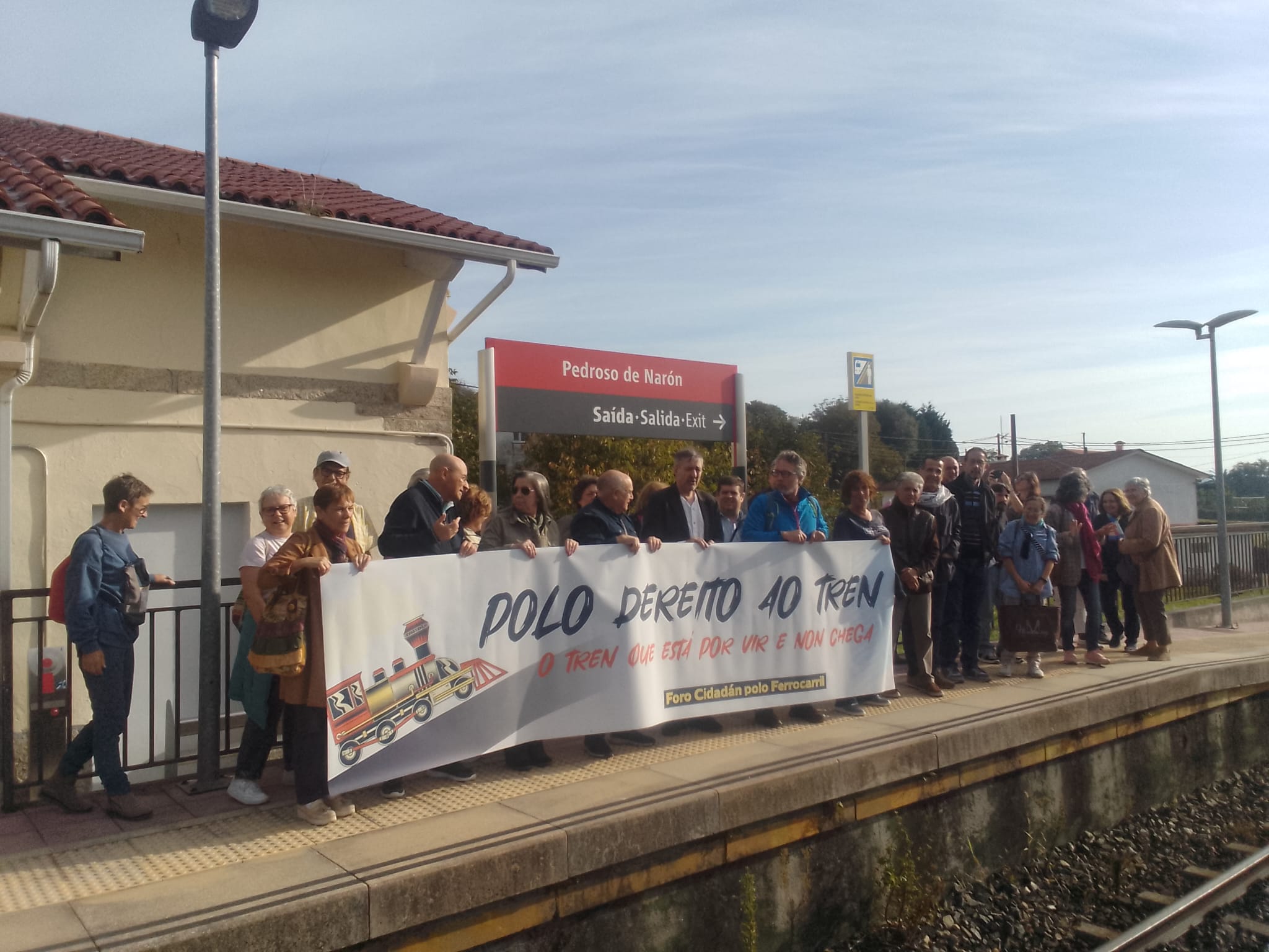 Cierre del viaje reivindicativo en el apeadero de Pedroso (cedida)