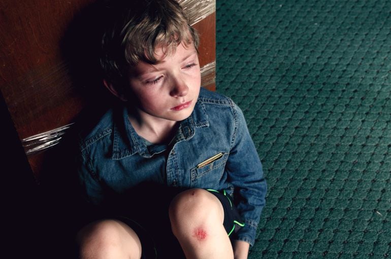 Un niño víctima de violencia.