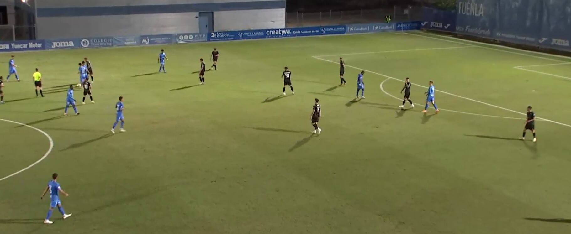 Instantes del partido entre el Fuenlabrada y el CD Alcoyano en el Fernando Torres