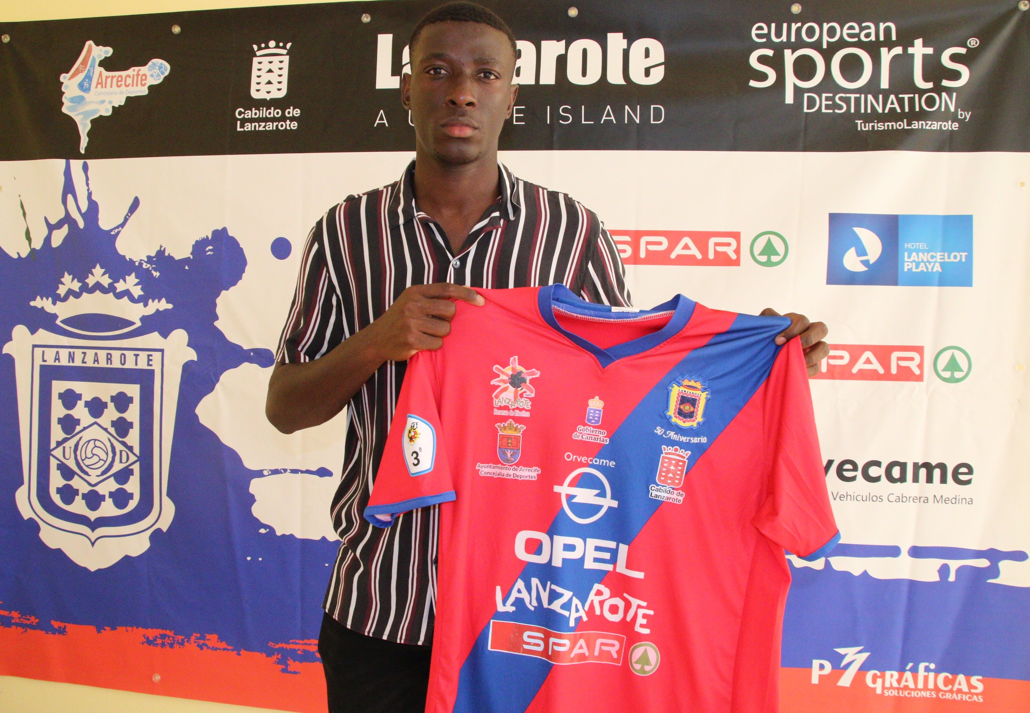 Bamory Coulibaly con la camiseta de la UD Lanzarote.