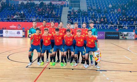 Alex Cabello (2) con la Selección Española