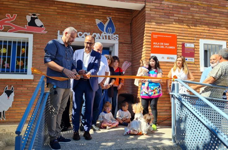 Juan Escalzo y Felipe Fáci en la inauguración del nuevo centro infantil en Monegros