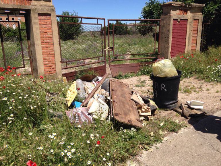 Ganemos denuncia el almacenamiento de vertidos en algunos puntos de Palencia