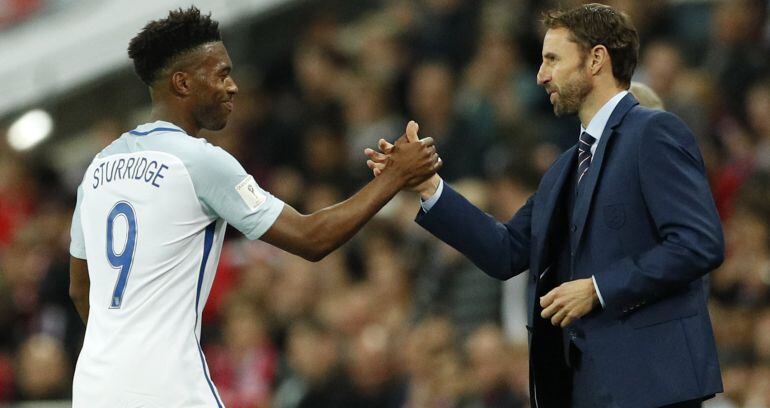 Gareth Southgate felicita a Sturridge