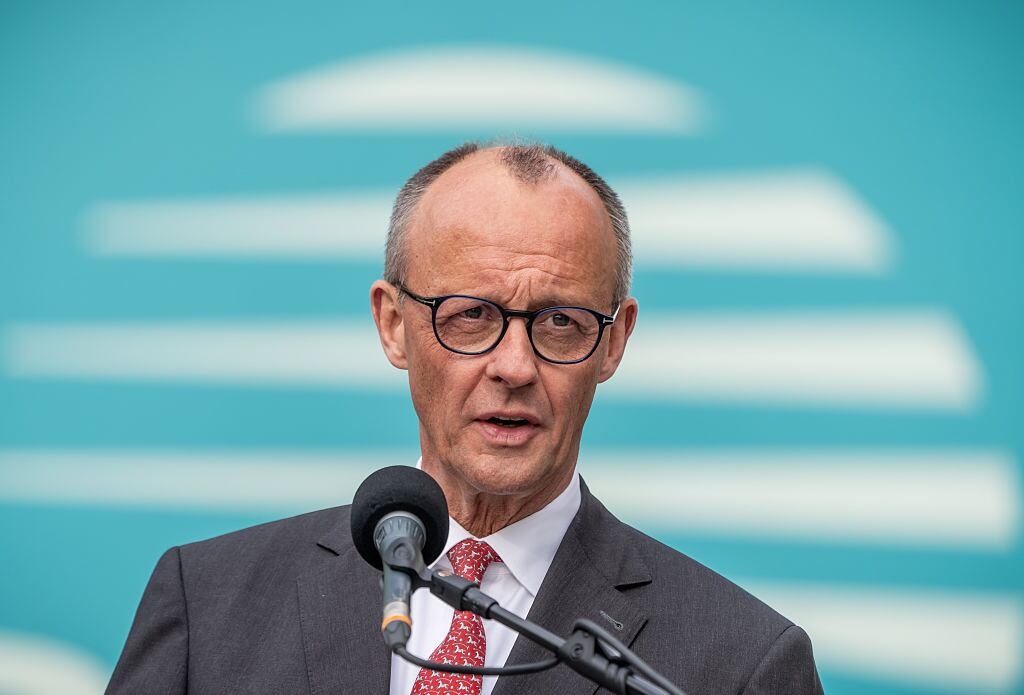 El canciller Friedrich Merz en una rueda de prensa el 27 de abril de 2026, en Berlín (Alemania)
