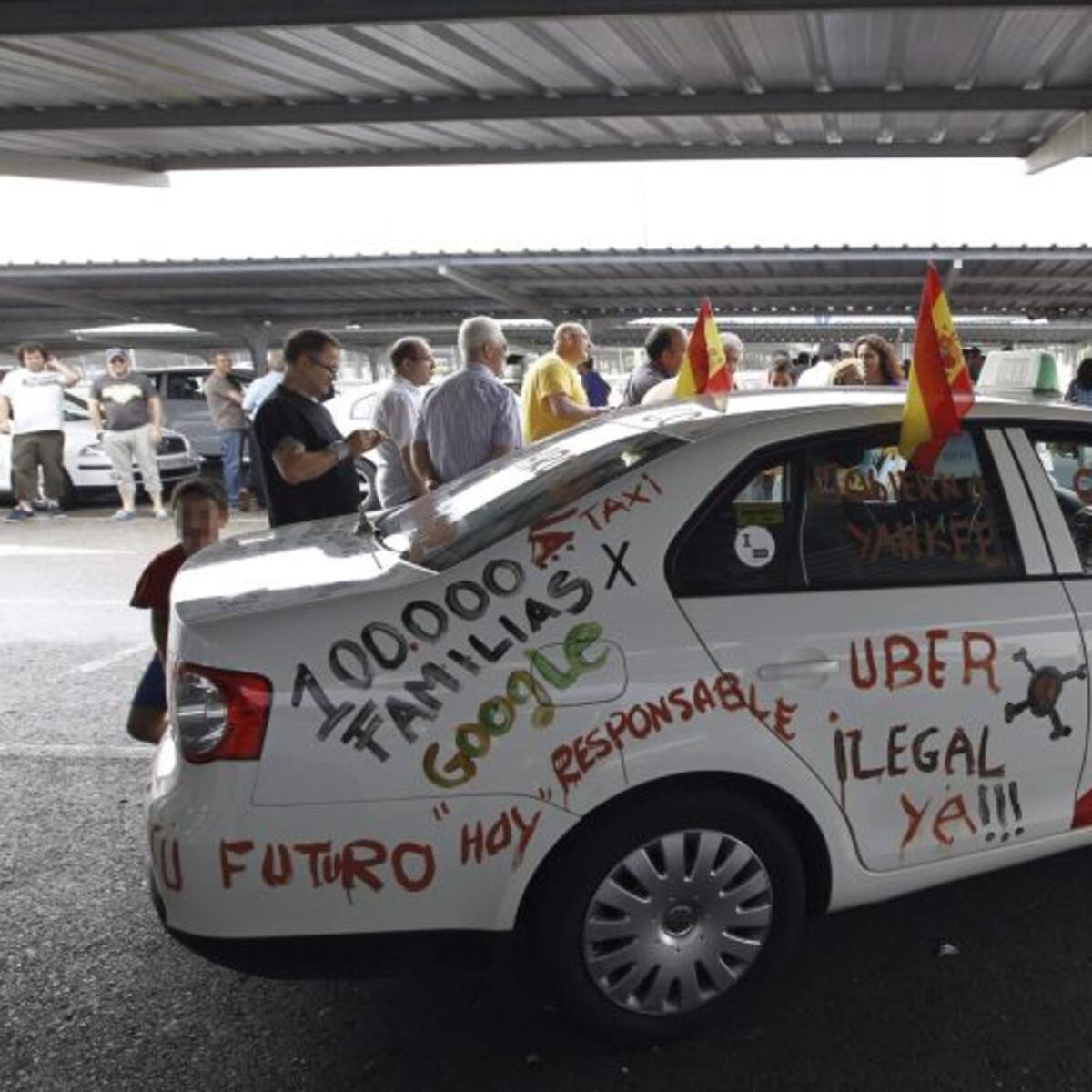Los taxistas, “satisfechos” con la decisión del juzgado de prohibir Uber