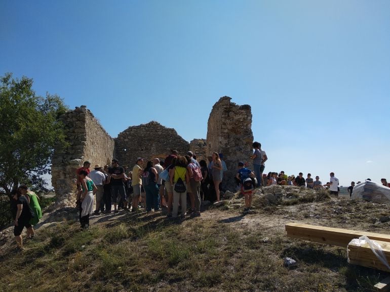 La visita guiada a la ermita de San Nicolás fue un rotundo éxito de asistencia de público