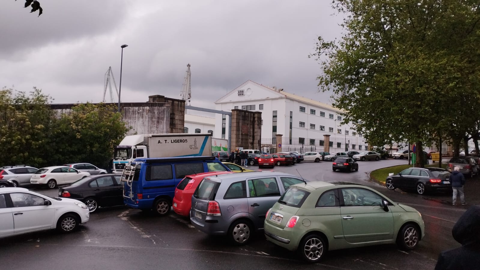 Interior del astillero de Navantia Ferrol durante el bloqueo de este viernes (cedida)