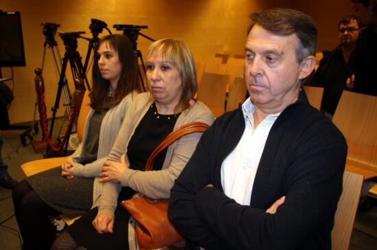 Imagen de los procesados: la joven pianista y sus padres